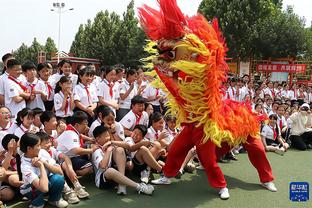 重庆8岁小孩梅宇昊入选中国足球小将2015梯队，将赴西班牙比赛